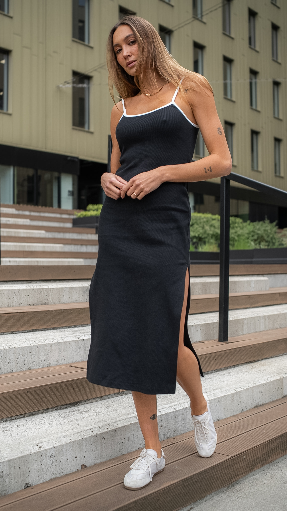 Project Runway Sukienka prążek czarna - obrazek 4