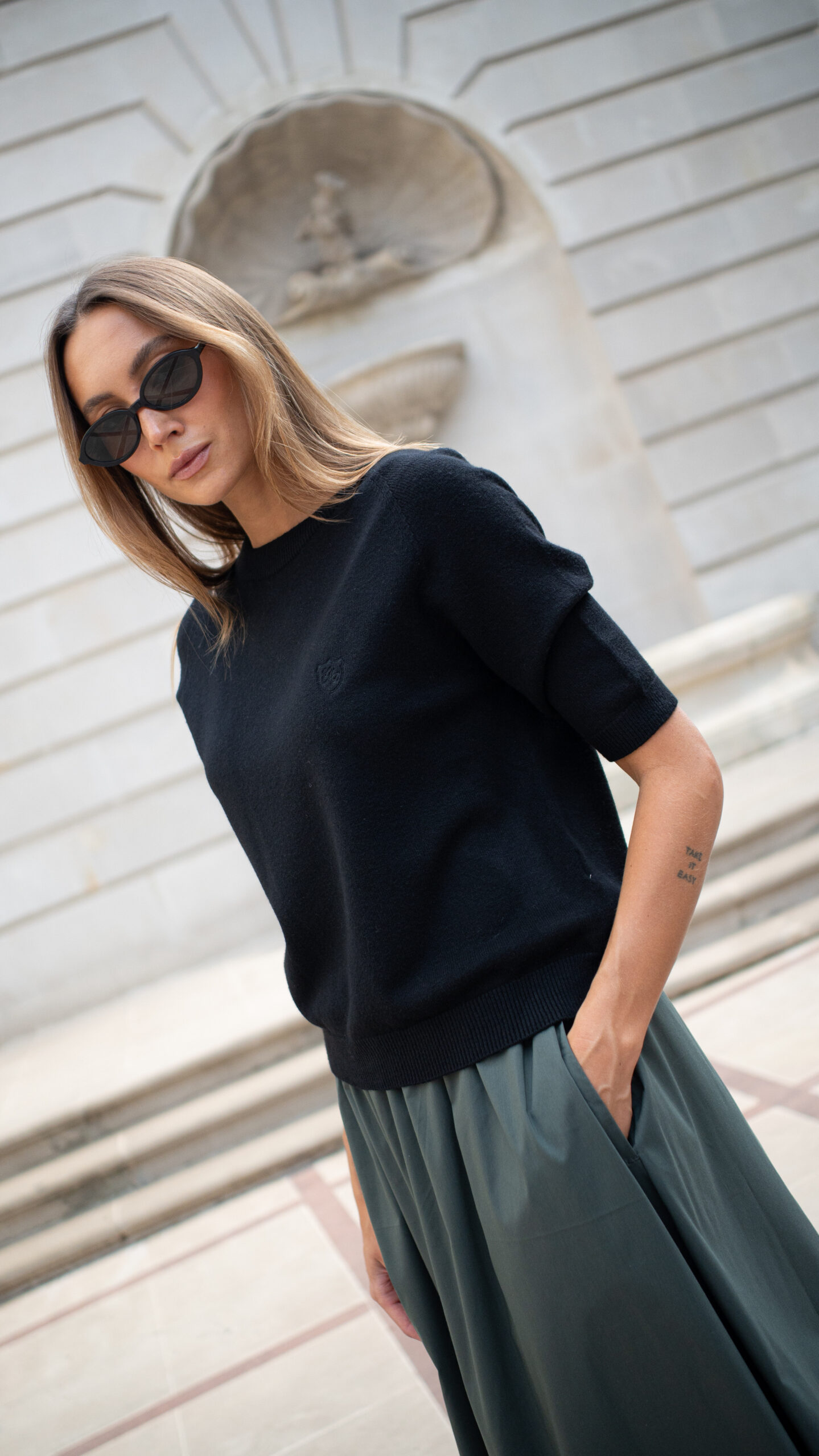 LEMONADA sweter TARCZA czarny