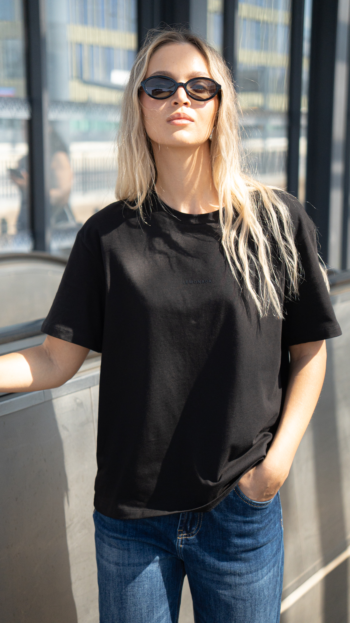 T-shirt Agathe — czerń - obrazek 3