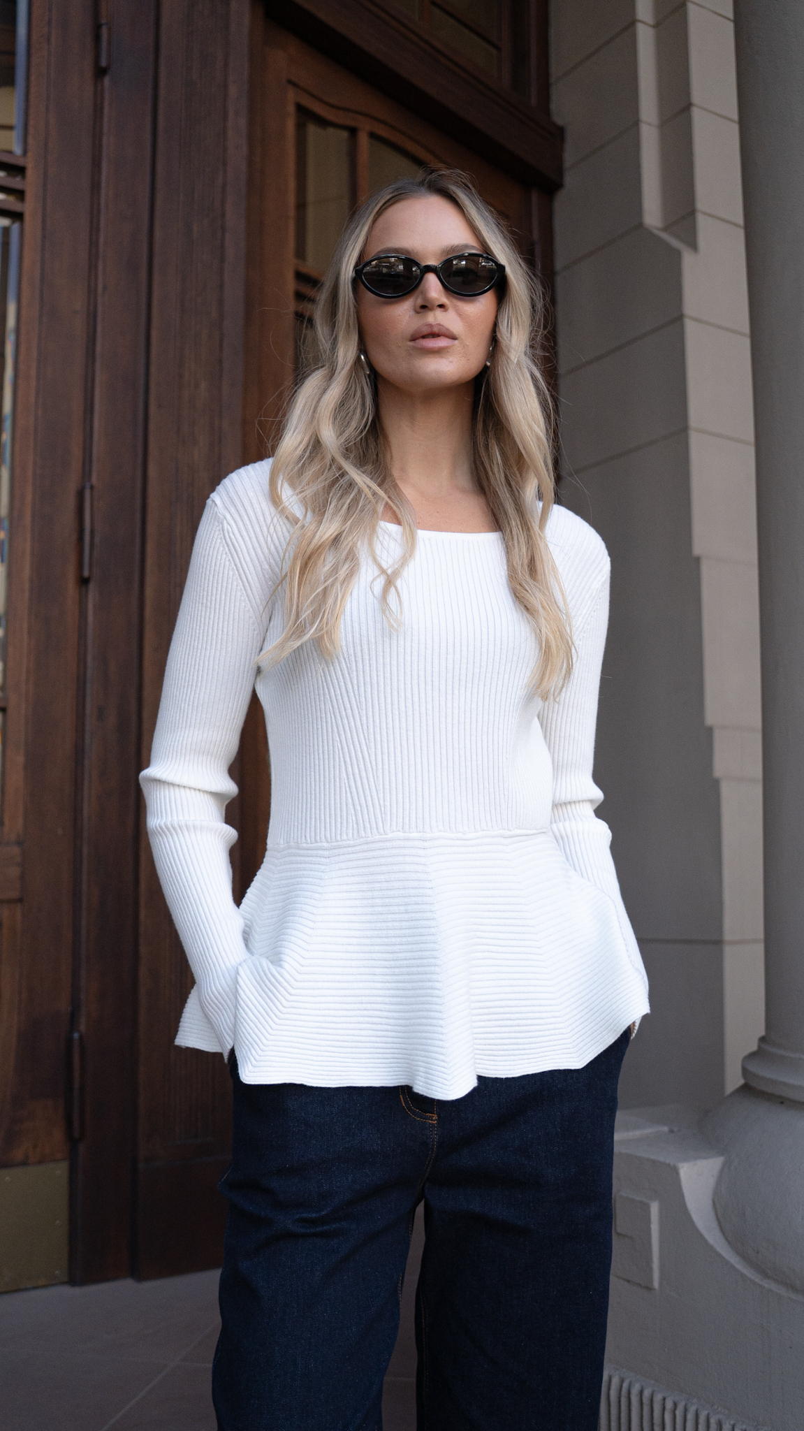 Sweter Pauline — biel - obrazek 4