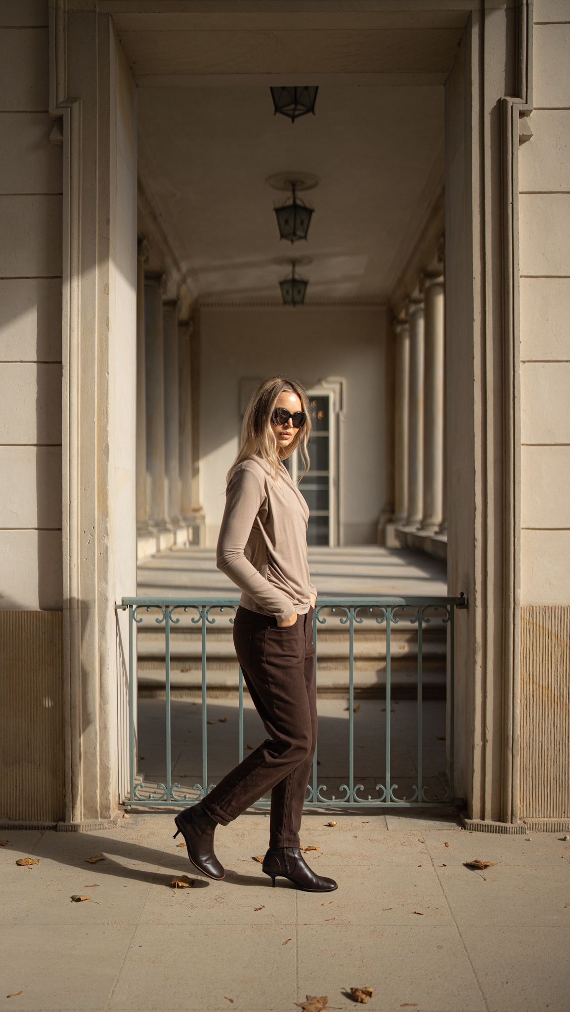 Bluzka Chloé — jasny beż - obrazek 3